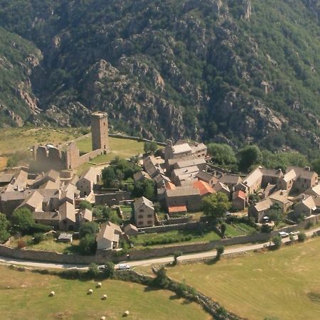 Gite De La Garde Prevencheres Bagian luar foto