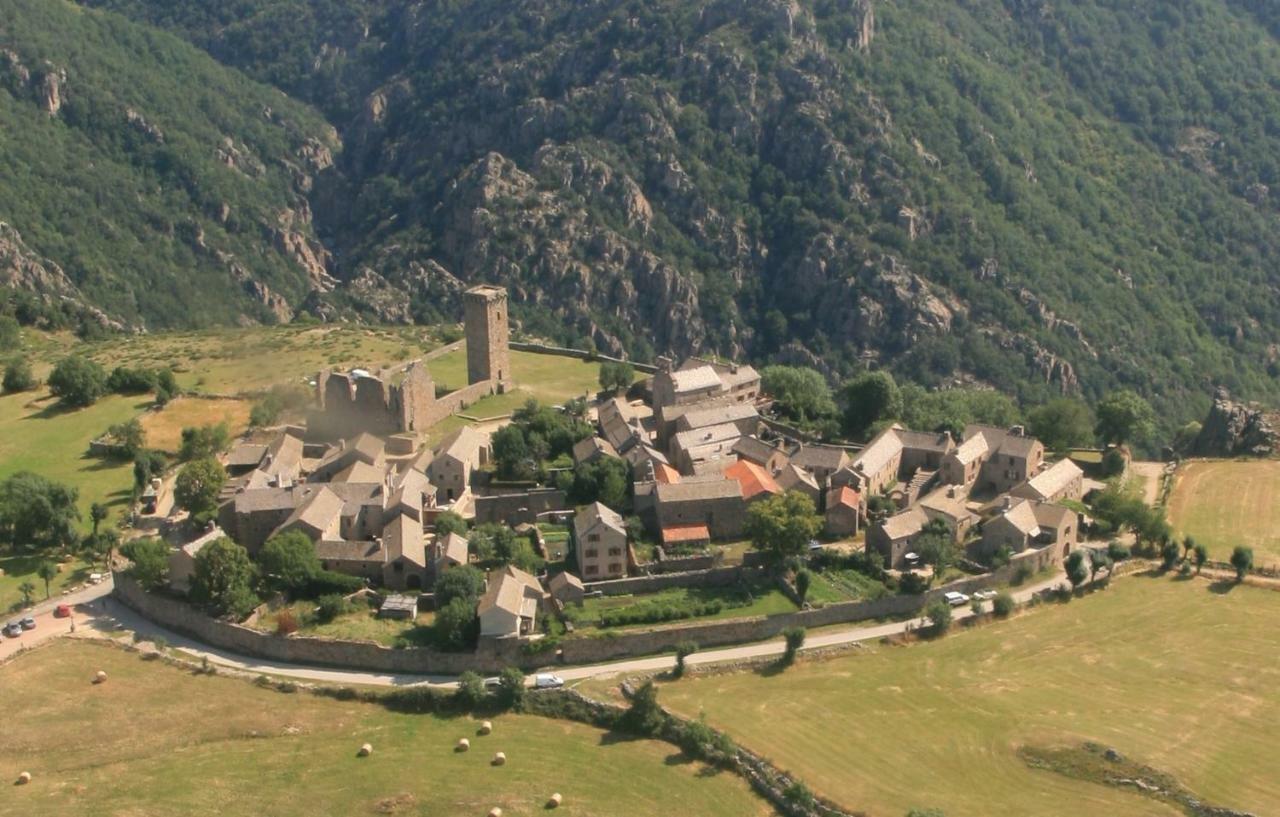 Gite De La Garde Prevencheres Bagian luar foto