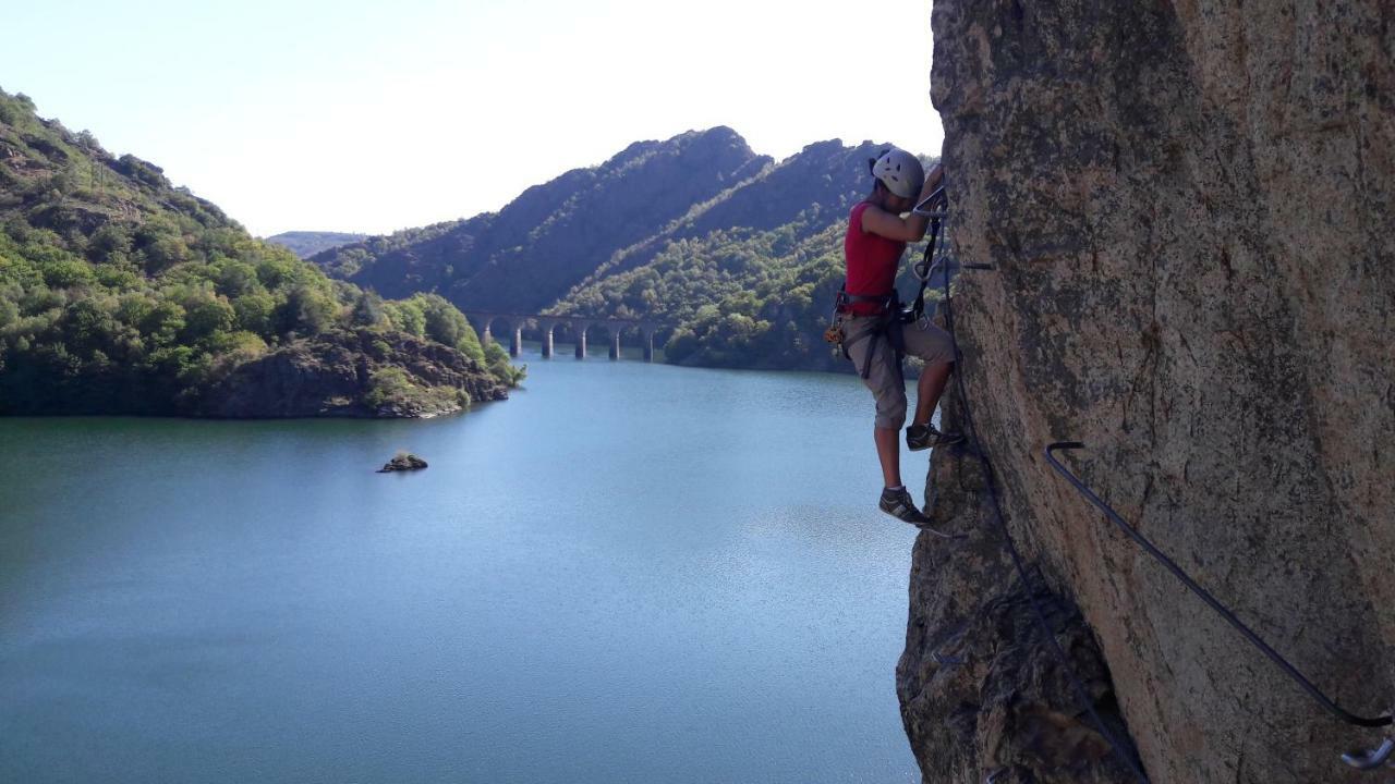 Gite De La Garde Prevencheres Bagian luar foto